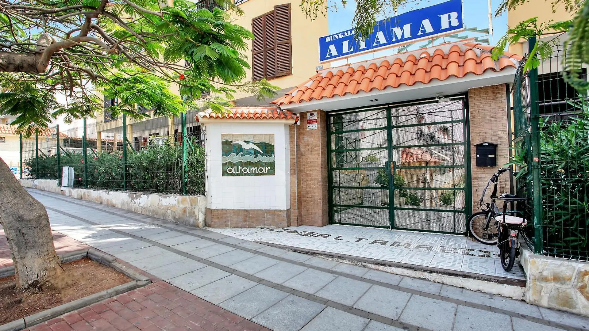 2 Bedrooms Bungalow In Playa De Las Americas Playa de las Americas (Tenerife)