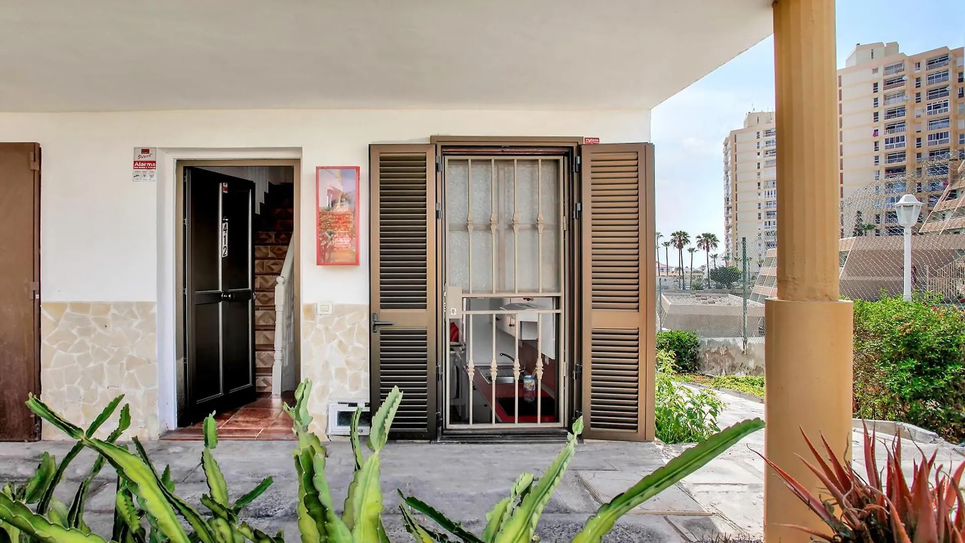 2 Bedrooms Bungalow In Playa De Las Americas Apartment