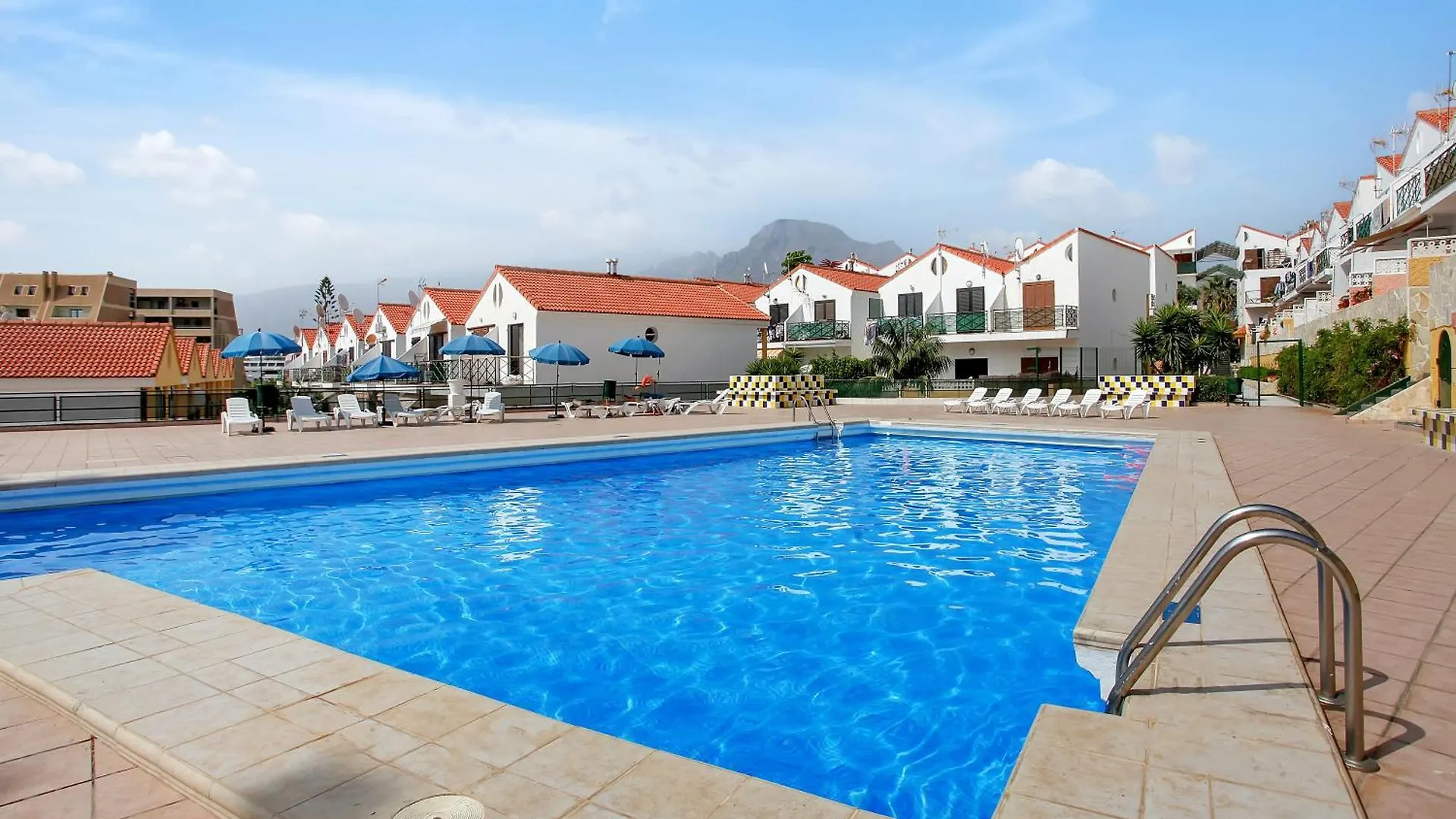 Apartment 2 Bedrooms Bungalow In Playa De Las Americas Spain