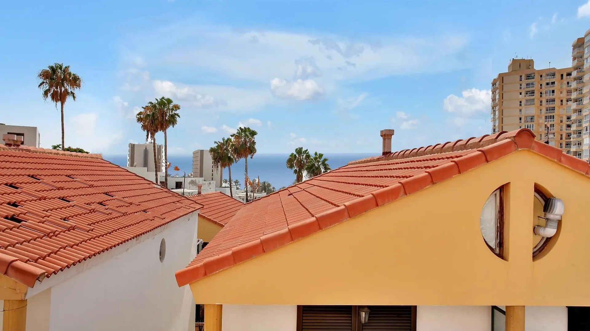 2 Bedrooms Bungalow In Playa De Las Americas Spain